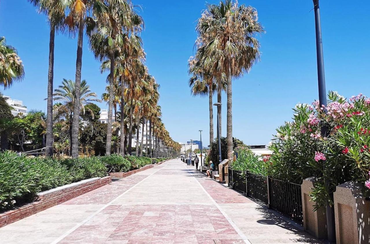 Downtown Next To The Sea *